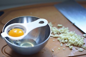 蒜香椒盐烤肋排的做法