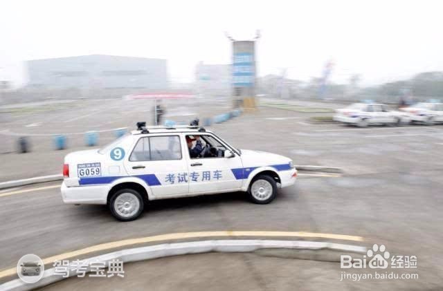 科目三百米加减档操作方法
