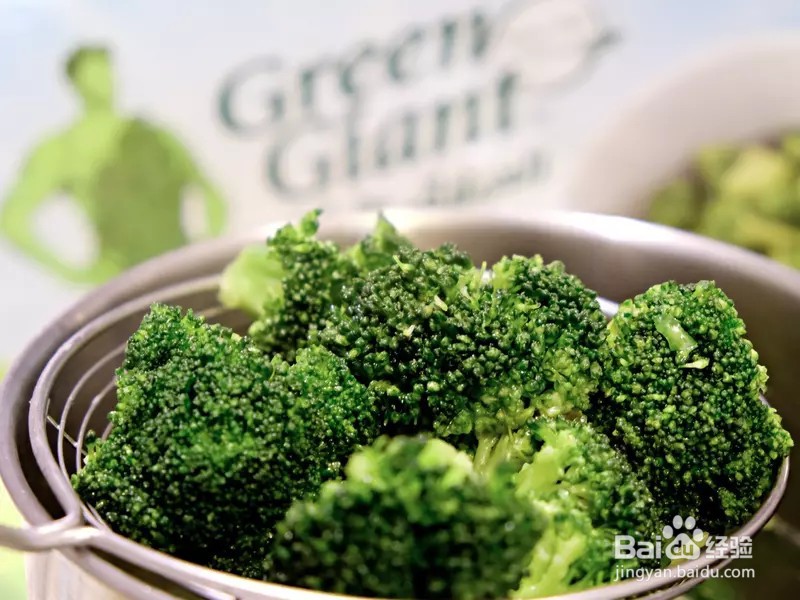 怎样做出家常菜系列之西兰花炒鸡肉