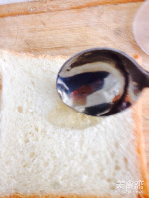 鸡蛋蜂蜜烤吐司