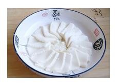 简单易学的香菜皮蛋豆腐的家常做法