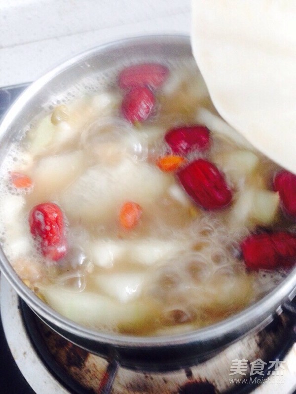 莲子冬瓜桂圆红枣枸杞汤