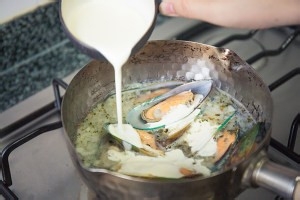 教大家做白汁煮青口