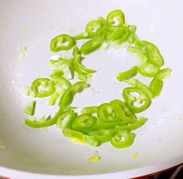 青椒青番茄炒蛋