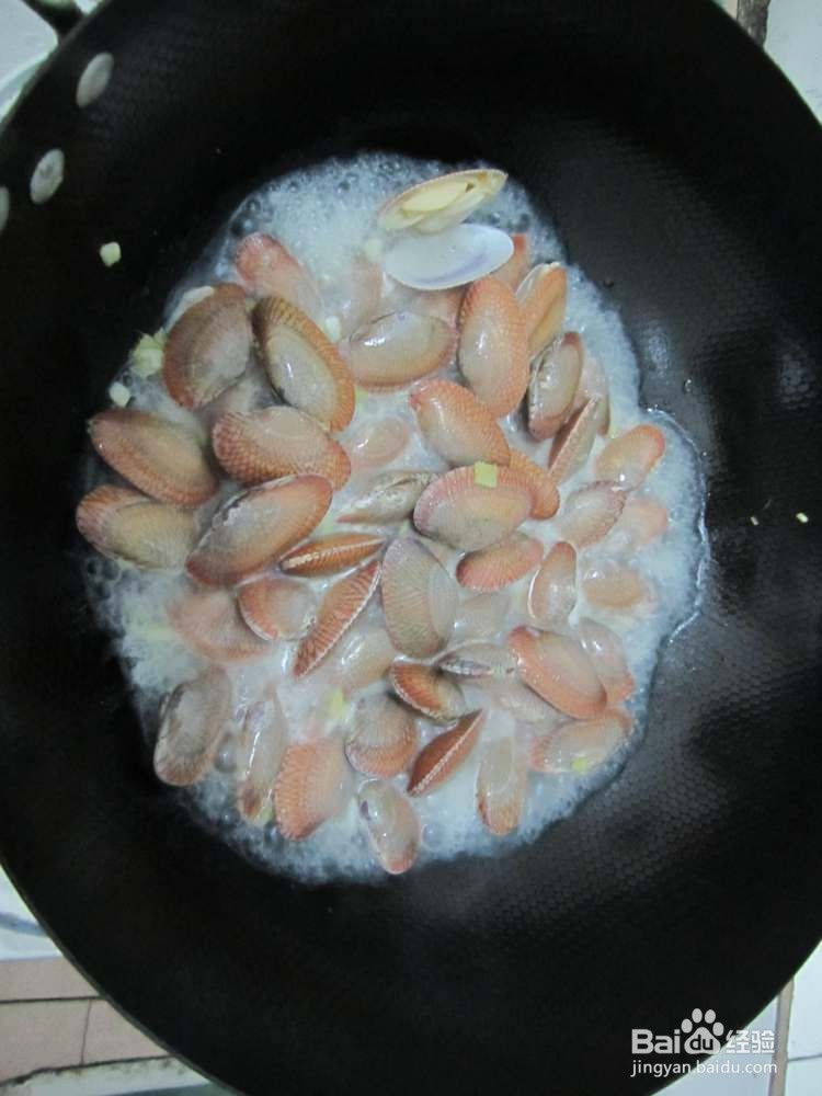 爆炒花甲的做法