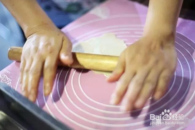 <b>周庄沈厅酒家的肉月饼简单制作方法</b>