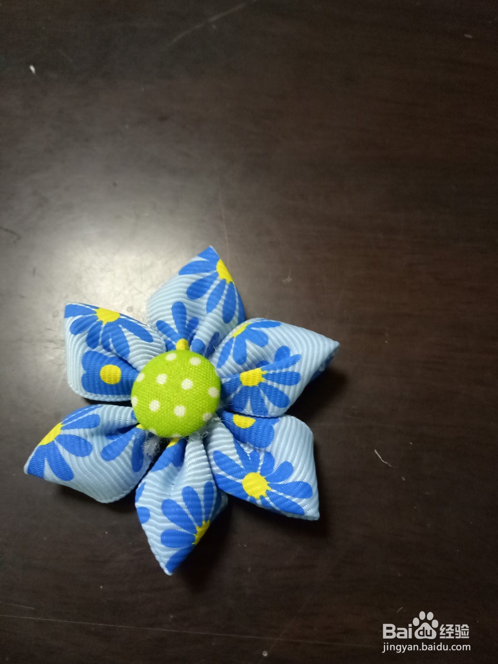 如何做一朵漂亮的丝带花