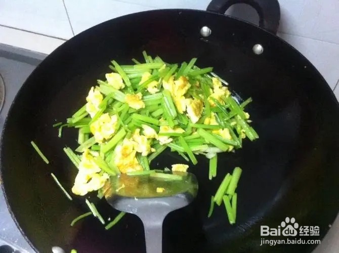 芹菜炒鸡蛋
