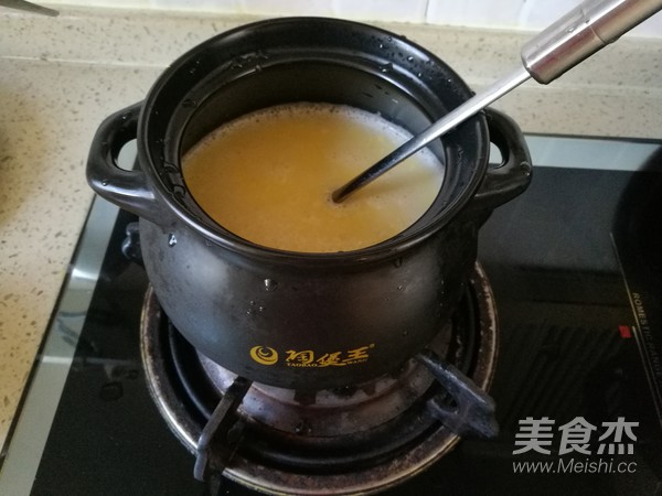 玉米牛奶砂锅粥