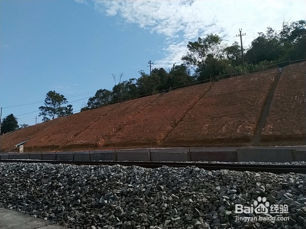 高边坡人字骨架的施工工序是什么？