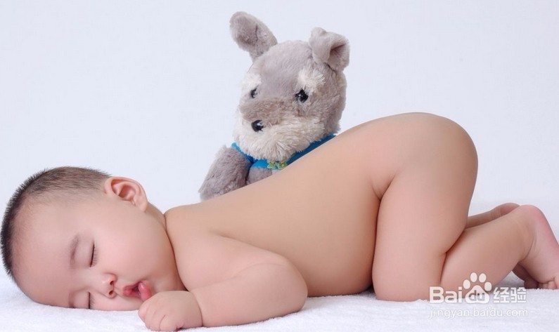 如何让孩子停止打嗝