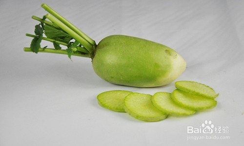 如何用萝卜片缓解胃部不适？