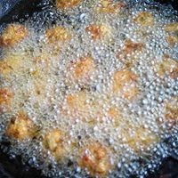 制作好吃又好看的芝士地瓜丸