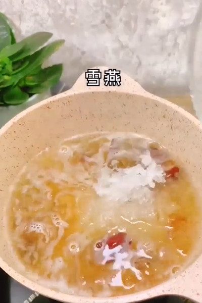桃胶炖奶怎么做