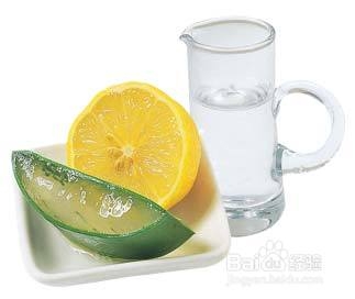 想更健康漂亮，教您做清凉养颜柠檬芦荟汁
