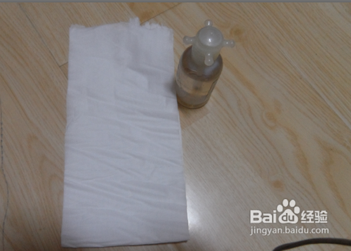 怎样快速去除指甲油?