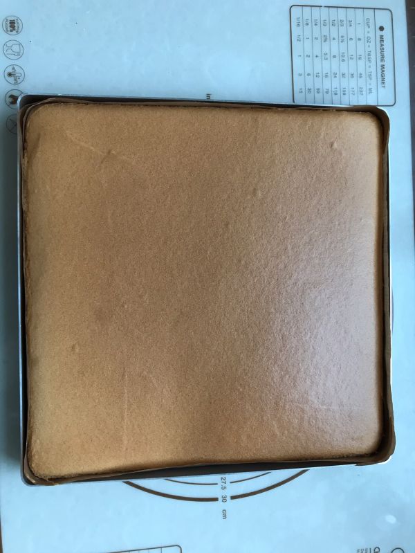 榴莲奶油O型蛋糕卷：