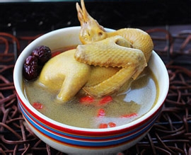 枣杞乳鸽汤的做法