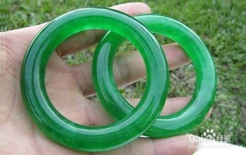 翡翠a货手镯的价格怎么样？