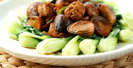 创意草菇焖鸡丸