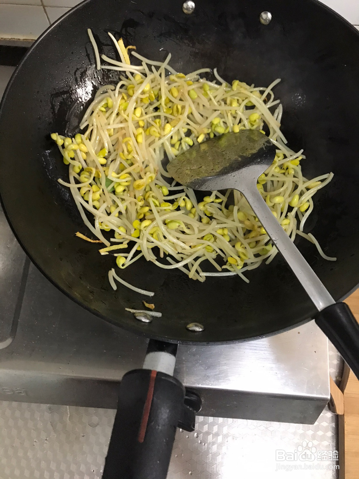 妈妈牌豆芽丸子汤的做法