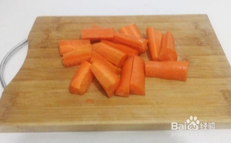 如何简单的做广式靓汤，苦瓜胡萝卜玉米猪骨汤