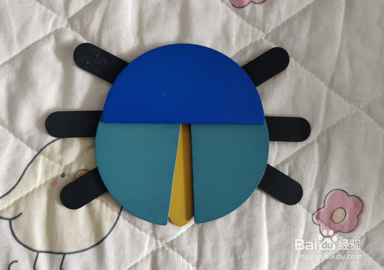 用形状积木怎么拼一只小瓢虫？