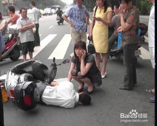 发生交通事故车祸现场如何急救？