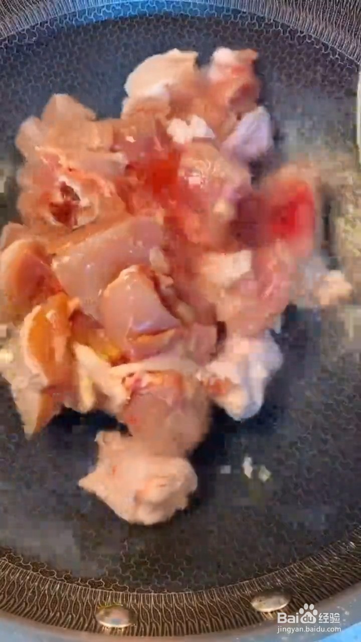 如何制作家庭版香菇黄焖鸡？