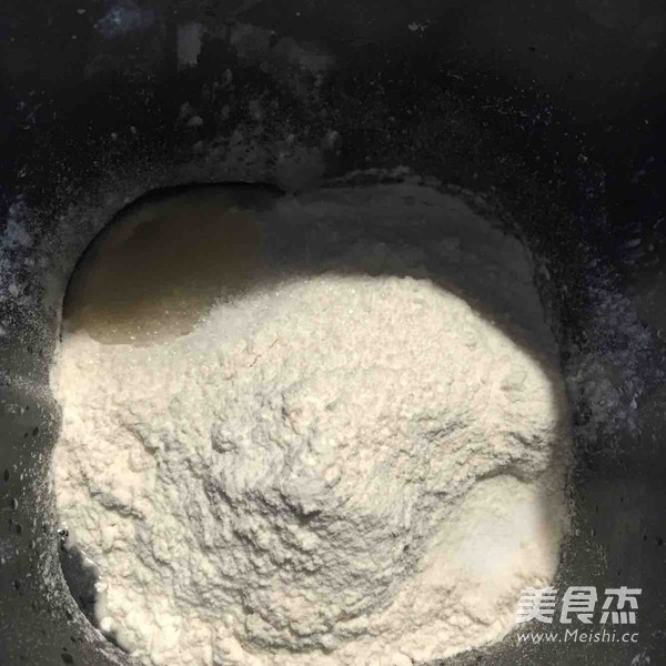 金枪鱼面包的做法