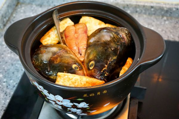 香辣草鱼豆腐煲