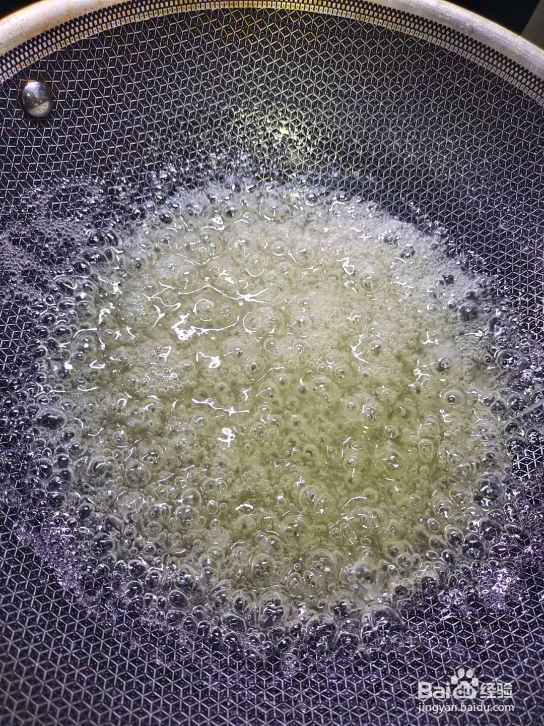 酸酸甜甜带着芝麻醇香的糖雪球做法