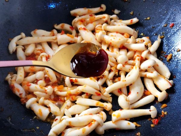 白玉菇炒午餐肉