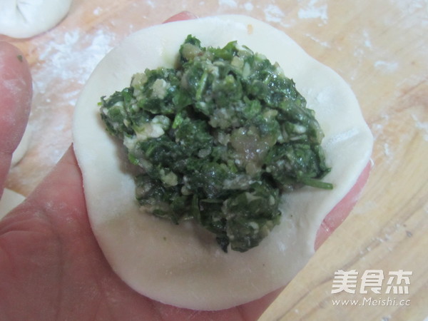 荠菜猪肉馅饼