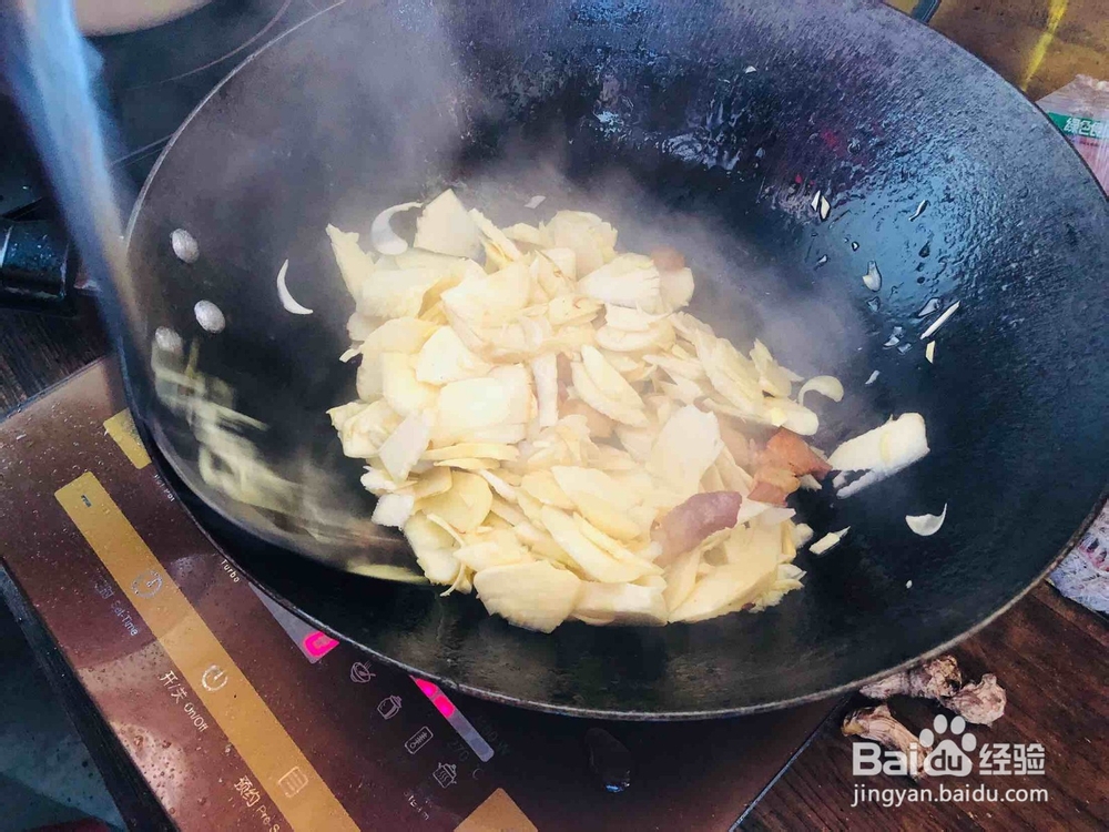 如何做出时令美食:乡食野味之春笋五花烩芥菜!