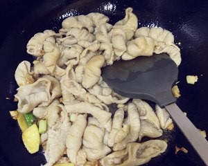 下饭美味的家常溜肥肠