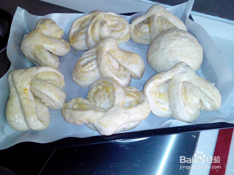 心形椰蓉面包的做法