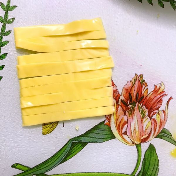芝士网格太阳蛋煎吐司