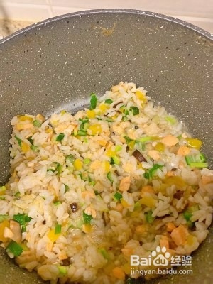如何做出好吃的三文鱼炒饭