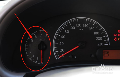 日产汽车阳光仪表盘参数怎么看