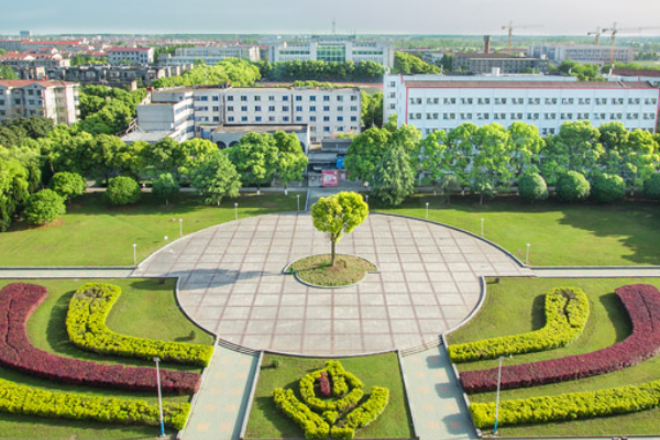 长江大学西校区好吗,是不是就是长江大学文理学院啊