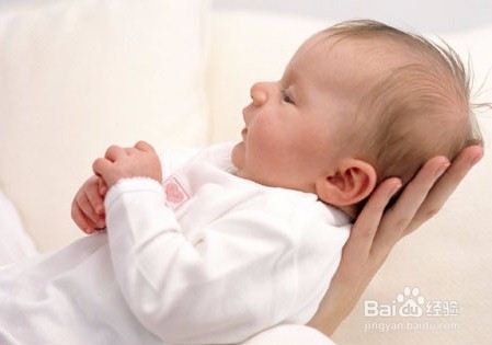 宝宝怕生，胆小、不合群怎么办?