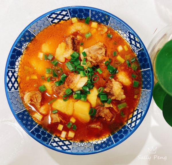 西红柿土豆牛腩