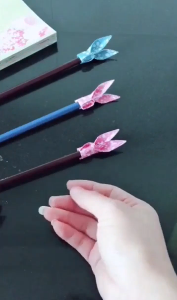 手工兔耳朵笔帽怎么做
