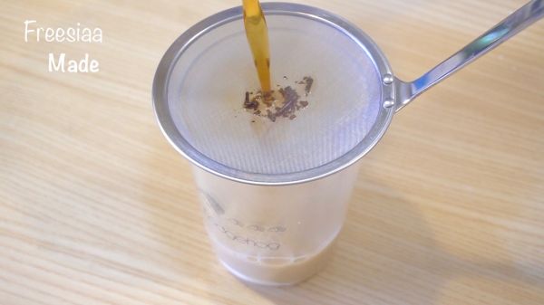 羊奶葡萄干松饼和羊奶奶茶