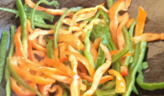 黑木耳金针菇炒辣椒