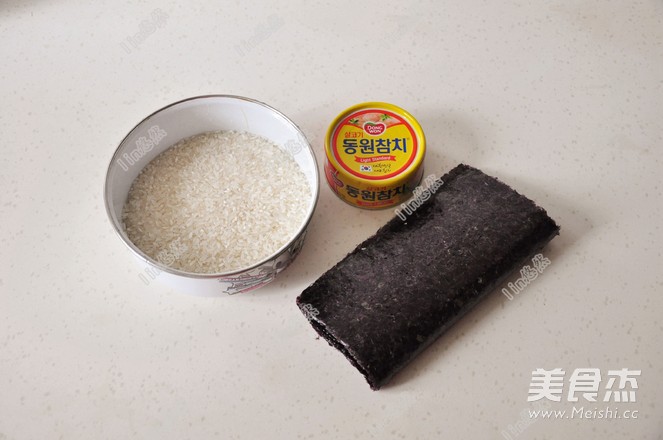 金枪鱼饭团的做法