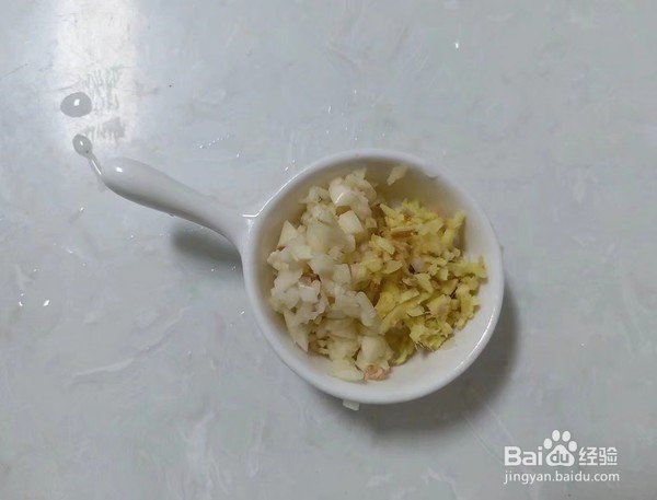 酸辣味的炒藕带