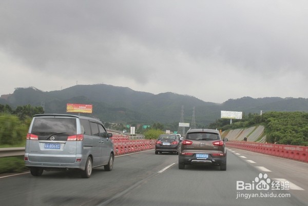 新手开车上高速注意事项