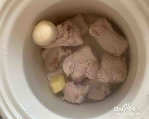 玉米排骨汤怎么做？